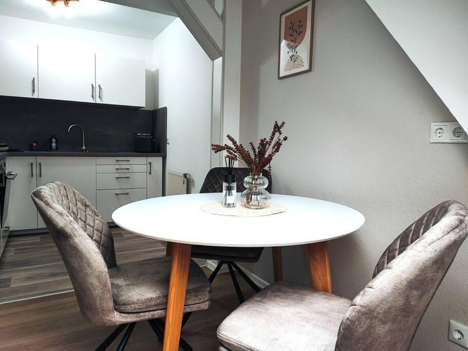 Stylische Altstadtwohnung - Netflix - Smart Tv - Schlafsofa Fuer 3 Personen Erfurt Exterior foto